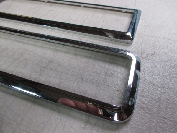 Chrome Cabochons Feux arrières Ford Escort MK1