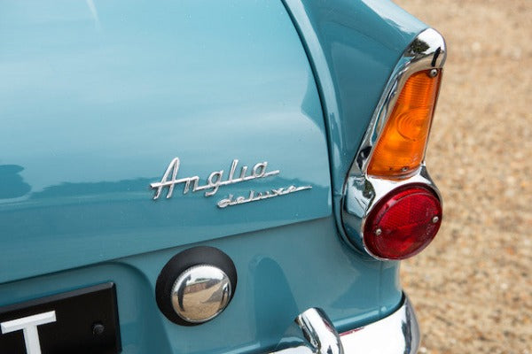 Badge Script coffre Ford Anglia 105E / 106E