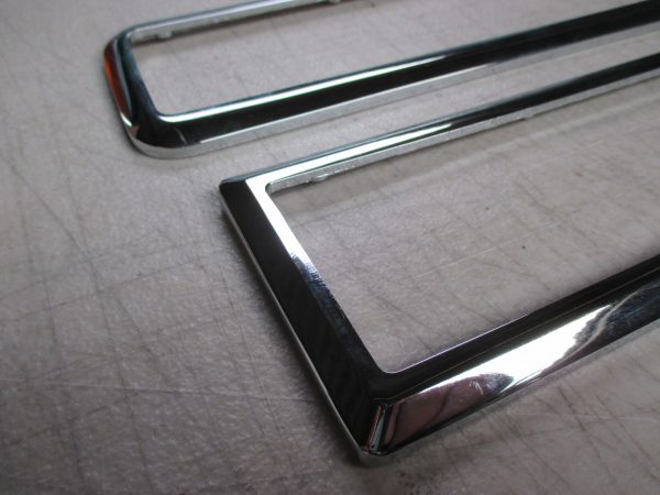 Chrome Cabochons Feux arrières Ford Escort MK1