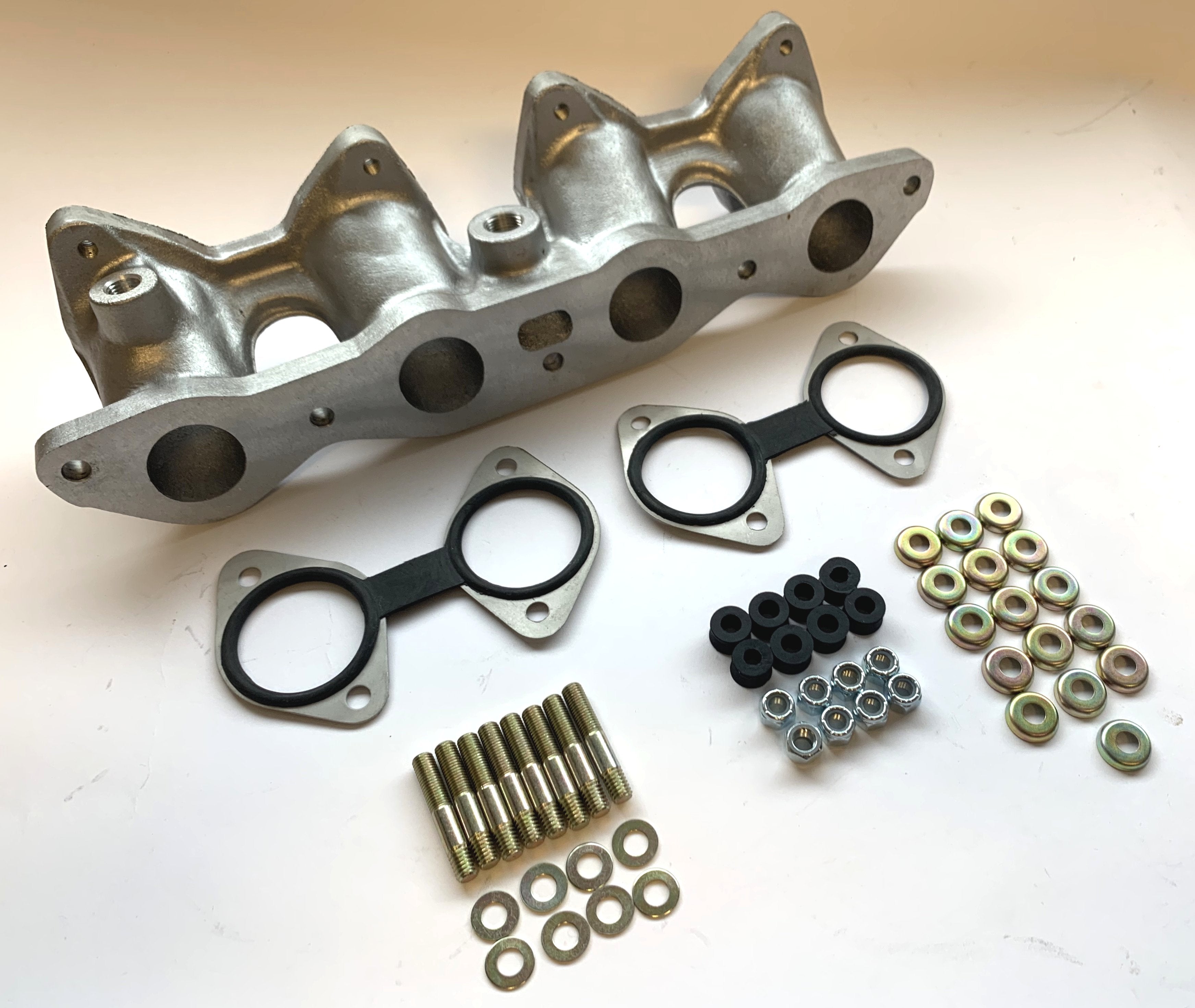 Ford Xflow crossflow intake manifold for 1.6 engines with dual Weber 45 DCOE carburetors - 76mm